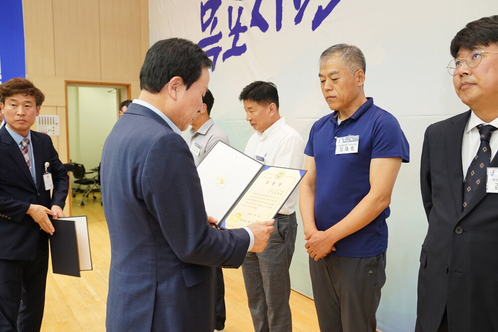 전국소년(장애학생)체전 성공개최 유공자 표창 수여식-5