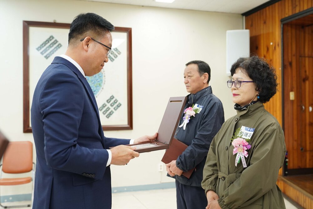 (05.08.회의실) 어버이날 기념행사