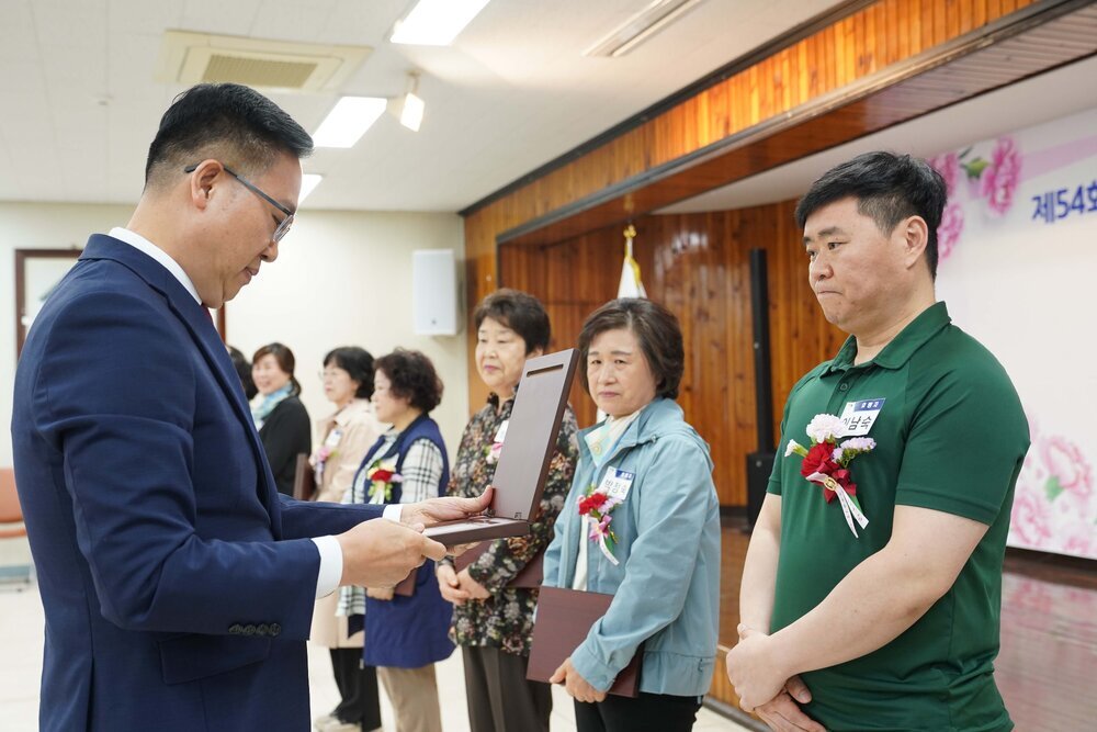 (05.08.회의실) 어버이날 기념행사